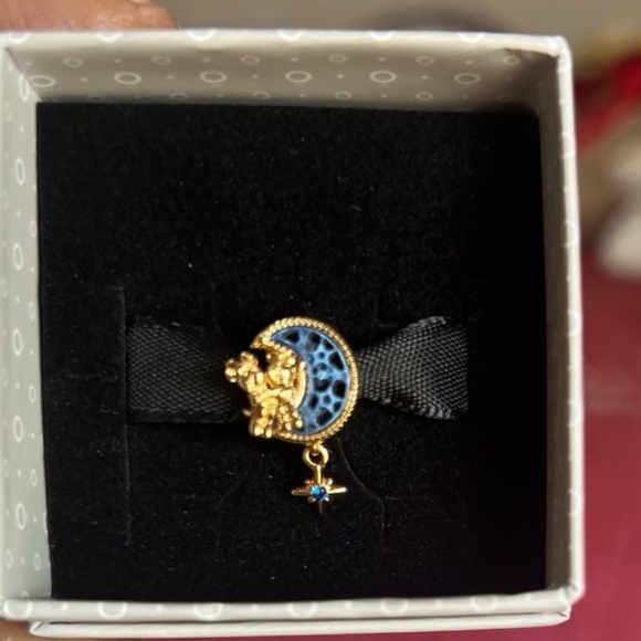 Pandora Disney Mickey & Minnie Mouse Crescent Moon Charm verified at store - Picture 8 of 13